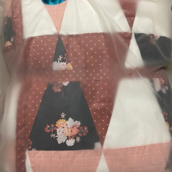 NIP/NWT Matilda Jane/ Joanna Gaines Quilt - Picture 2 of 5